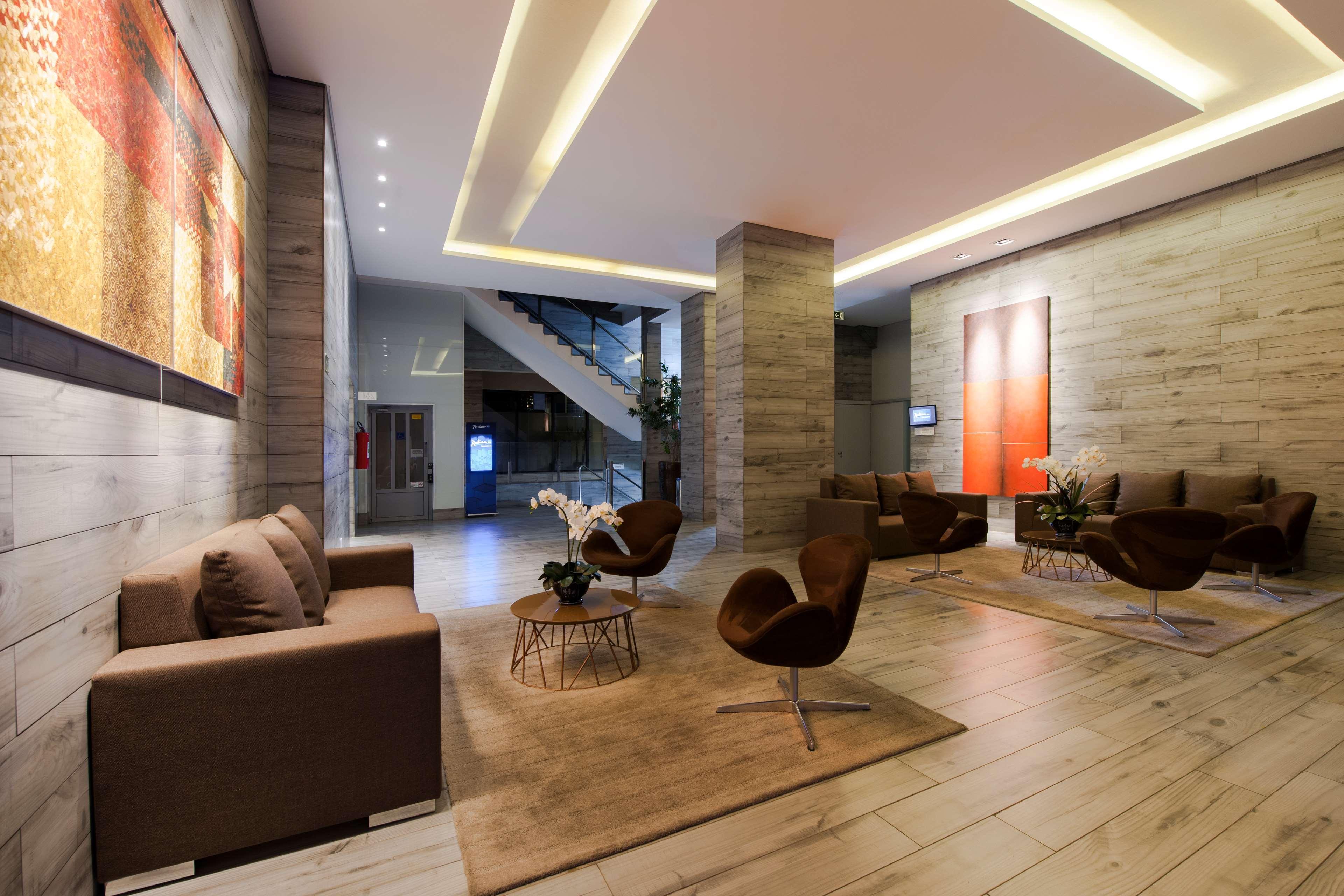 מלון Radisson Blu Belo Horizonte Savassi מראה חיצוני תמונה Lobby